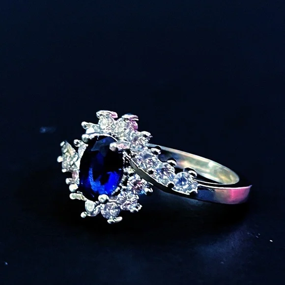 925 Sterling Silver Ring Sapphire Cubic Zirconia - Picture 3 of 9